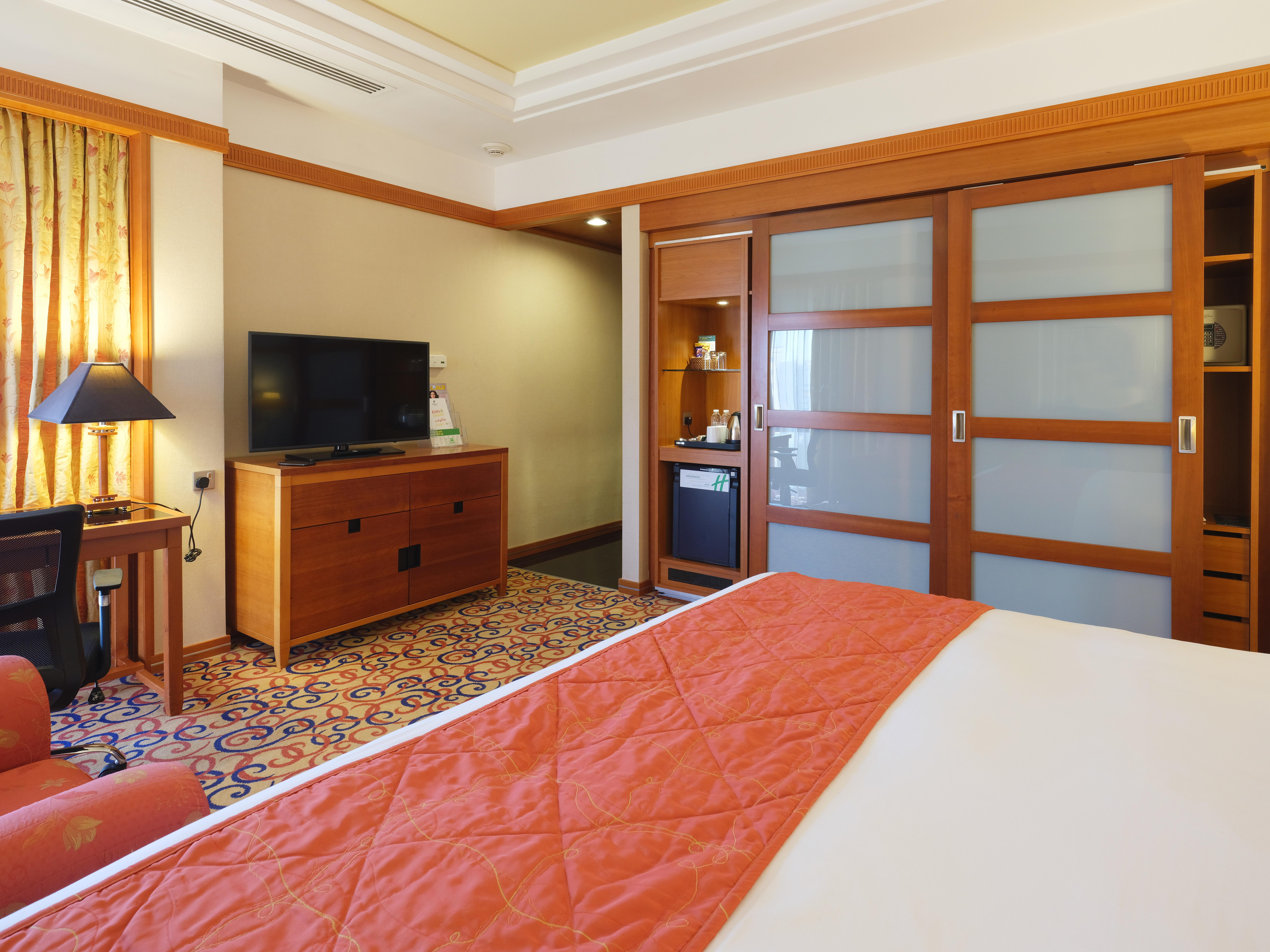 Holiday Inn Kuwait By Ihg Kuwait City Exterior foto