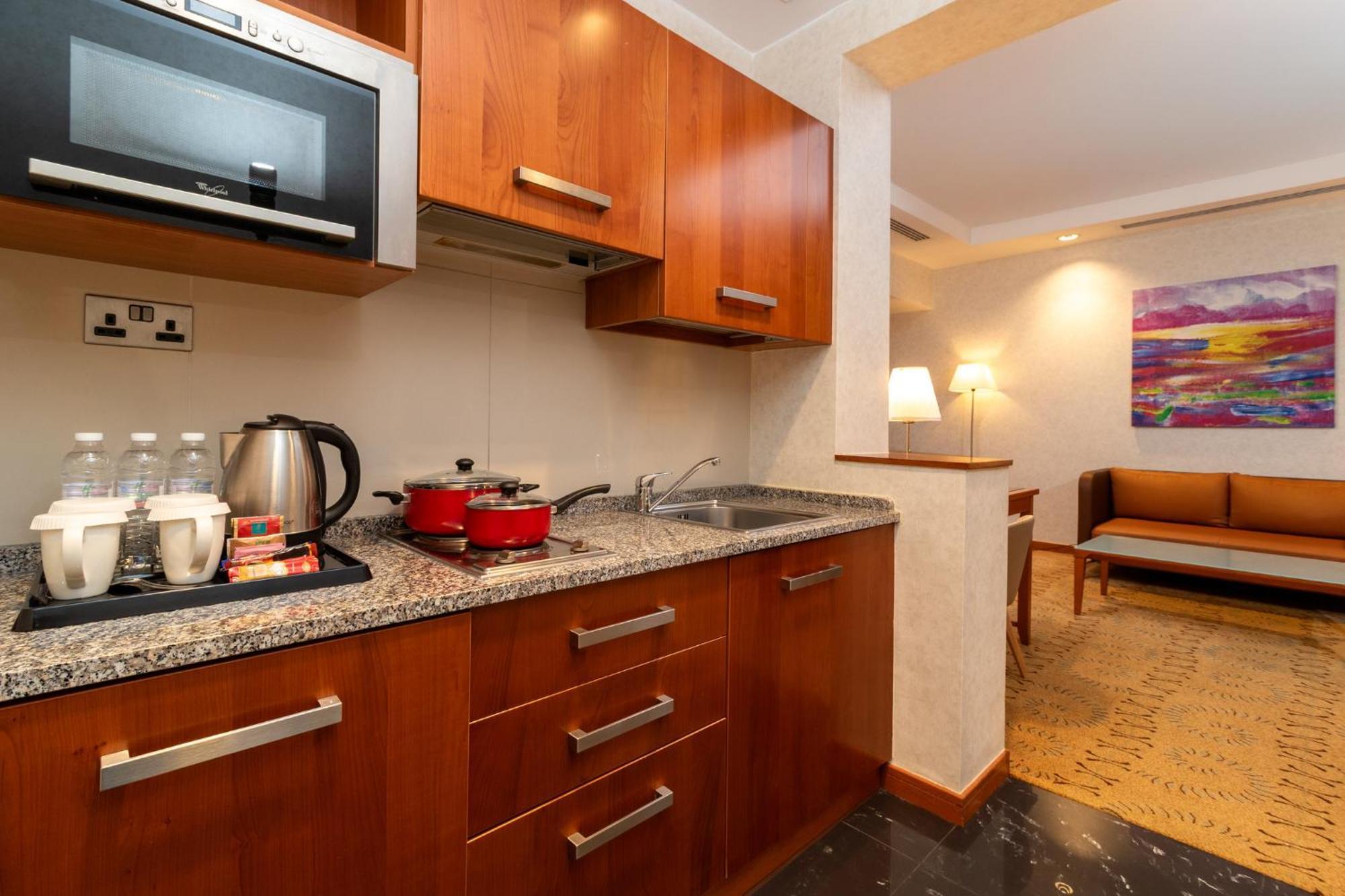Holiday Inn Kuwait By Ihg Kuwait City Exterior foto