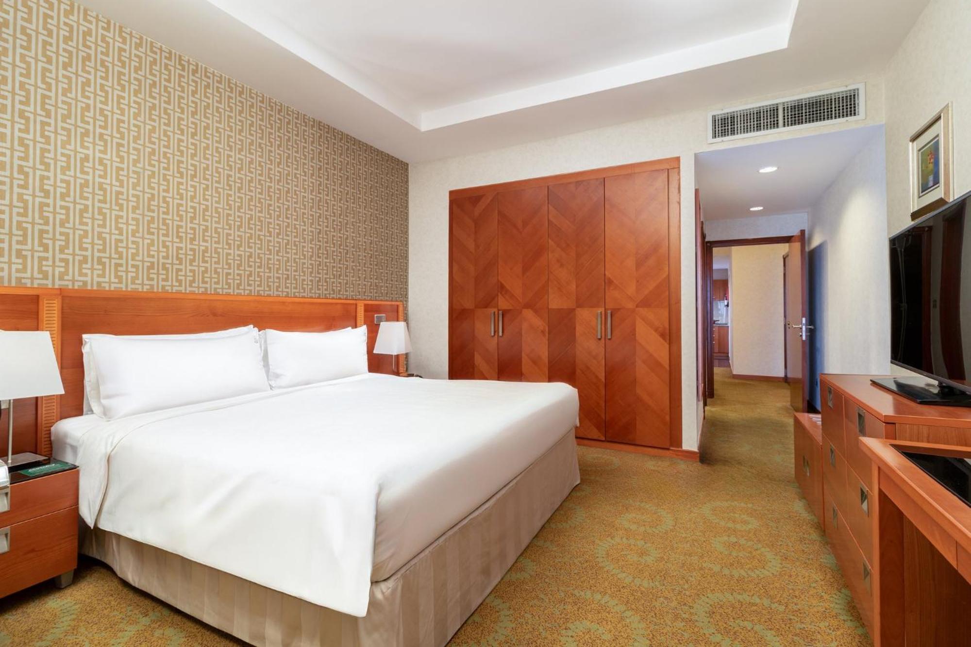 Holiday Inn Kuwait By Ihg Kuwait City Exterior foto