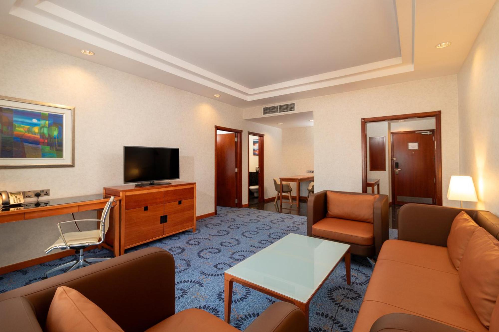 Holiday Inn Kuwait By Ihg Kuwait City Exterior foto