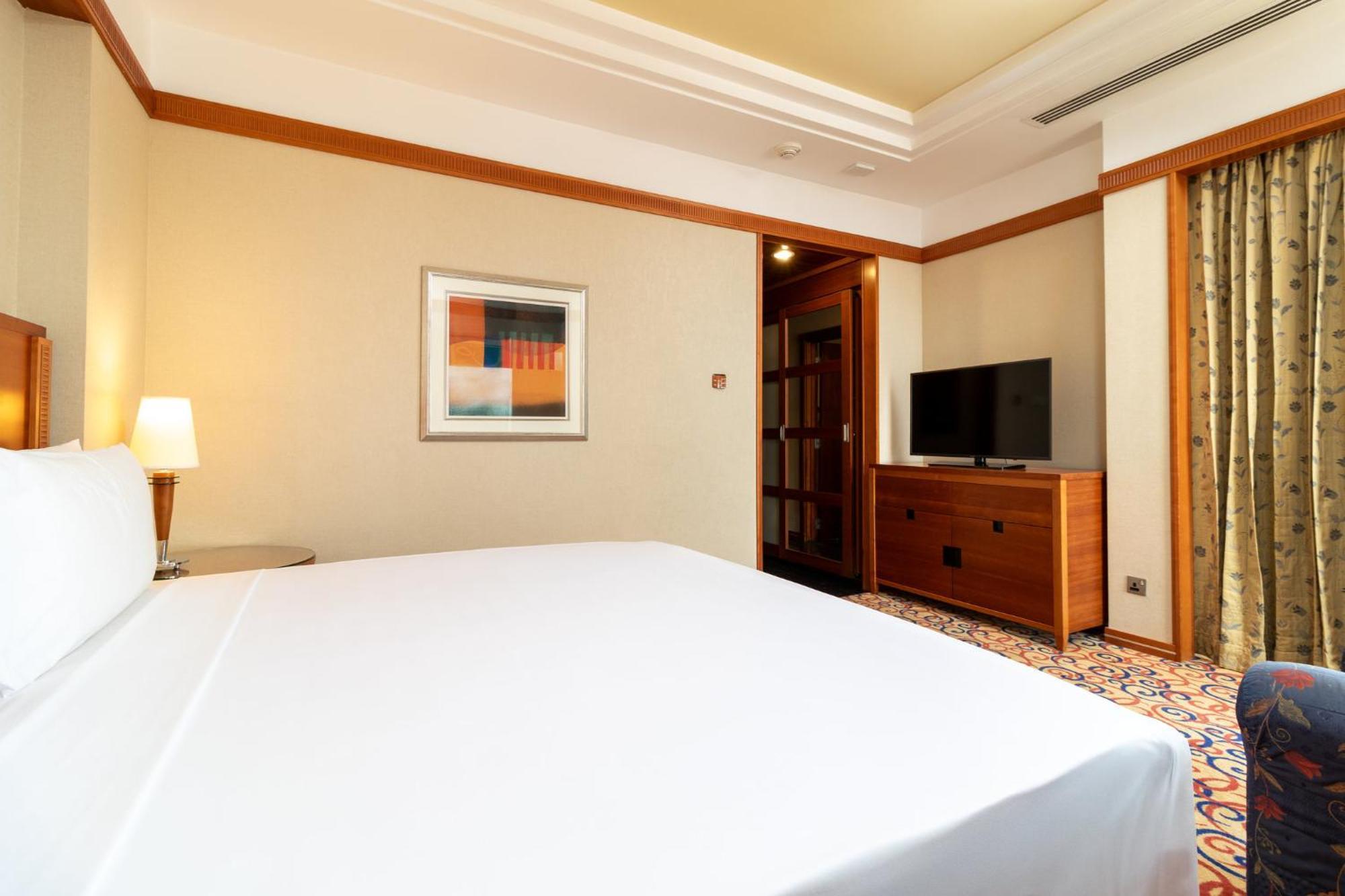 Holiday Inn Kuwait By Ihg Kuwait City Exterior foto